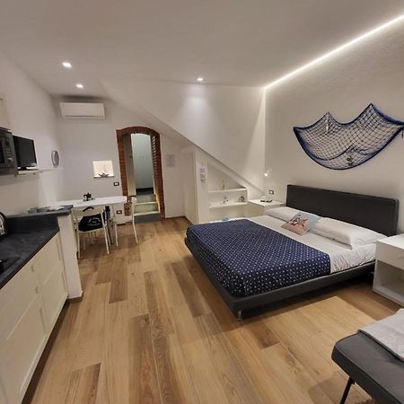 Bianca Luna Manarola Buitenkant foto