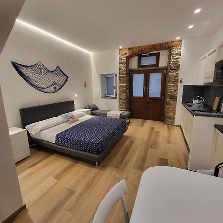 Bianca Luna Manarola Buitenkant foto