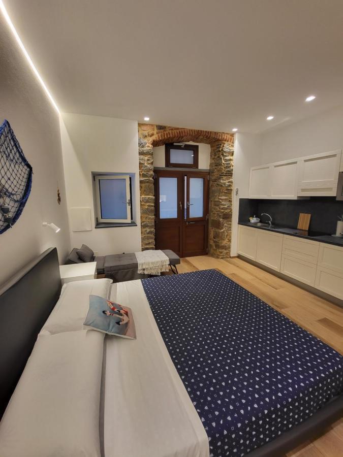 Bianca Luna Manarola Buitenkant foto