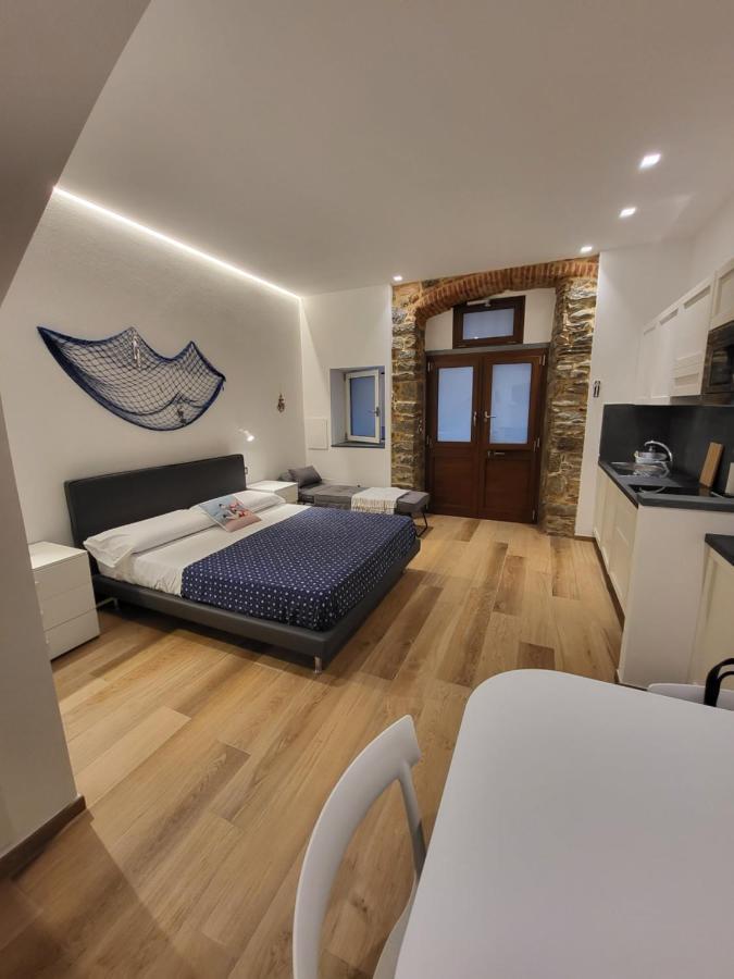Bianca Luna Manarola Buitenkant foto